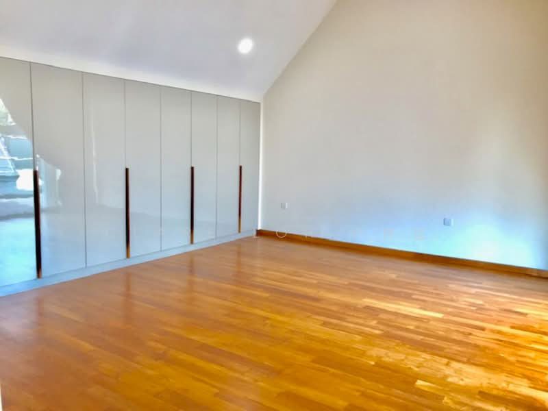Modern Lornie Road Detached House to rent — photo 15