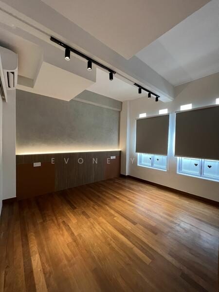 Rare Chinatown Heritage Shophouse Home — Just 5 Mins to MRT — photo 10