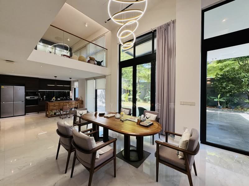 Very New & Freehold Bungalow with Lift & Basement, 6 Bedrooms Ensuite, Kovan MRT &Heartland Mall