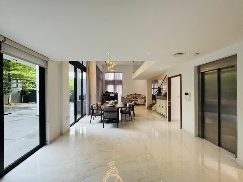 Very New & Freehold Bungalow with Lift & Basement, 6 Bedrooms Ensuite, Kovan MRT &Heartland Mall — photo 3