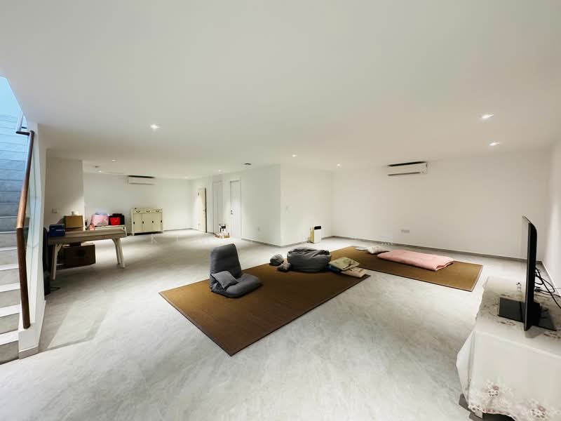Very New & Freehold Bungalow with Lift & Basement, 6 Bedrooms Ensuite, Kovan MRT &Heartland Mall — photo 7