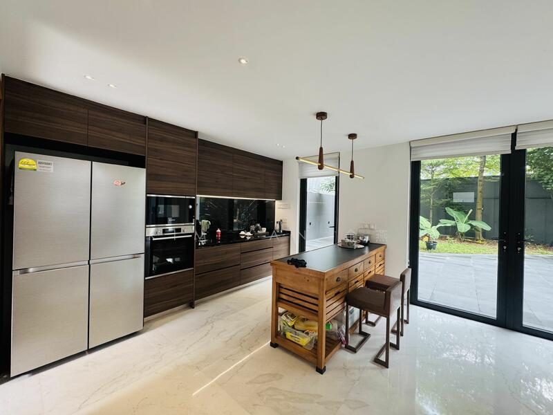Very New & Freehold Bungalow with Lift & Basement, 6 Bedrooms Ensuite, Kovan MRT &Heartland Mall — photo 20