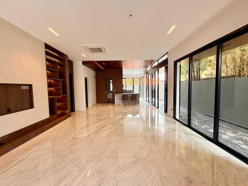 Brand New Corner Terrace with Lift District 15 — photo 1