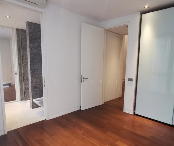 Exclusive Ground Floor Duplex with Private Courtyard & Lap Pool — photo 4