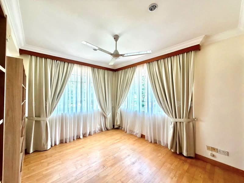 BRENDA ZEE ✧ 945O9938 ✧ GCB with Pool in Holland Road vicinity — photo 9