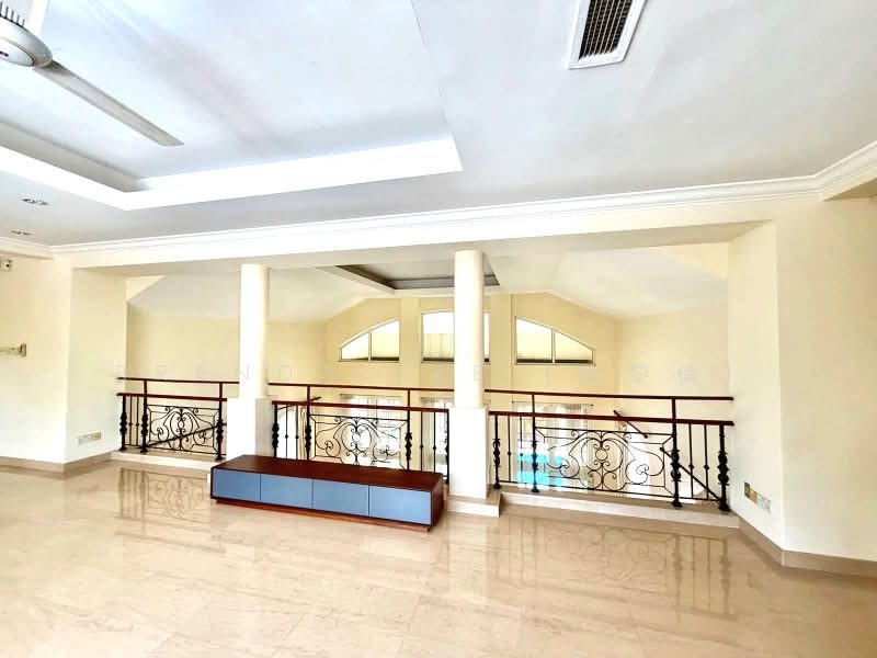 BRENDA ZEE ✧ 945O9938 ✧ GCB with Pool in Holland Road vicinity — photo 12