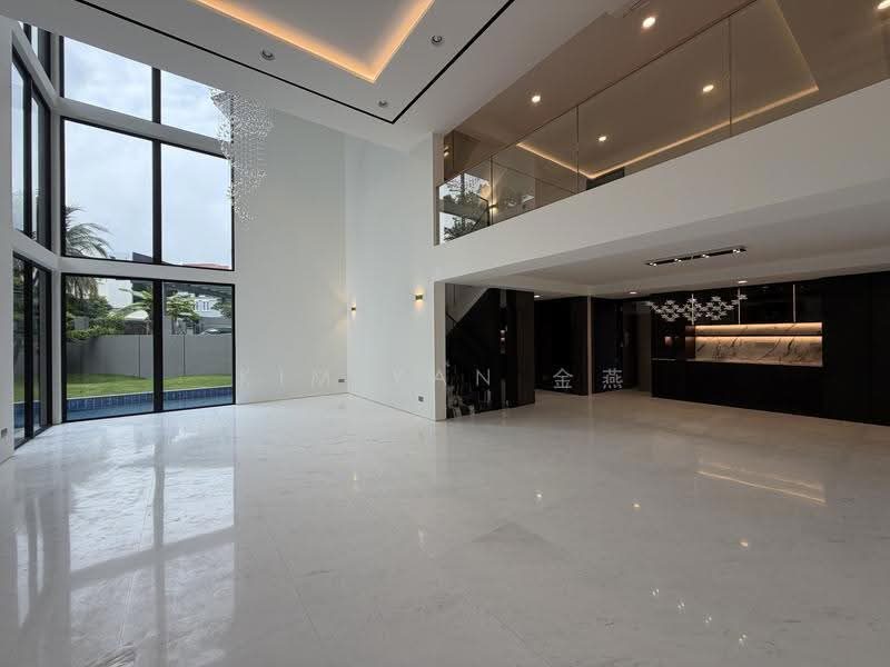Brand New & Luxury, 5 levels with Lift & Pool, grand living hall with super high ceiling