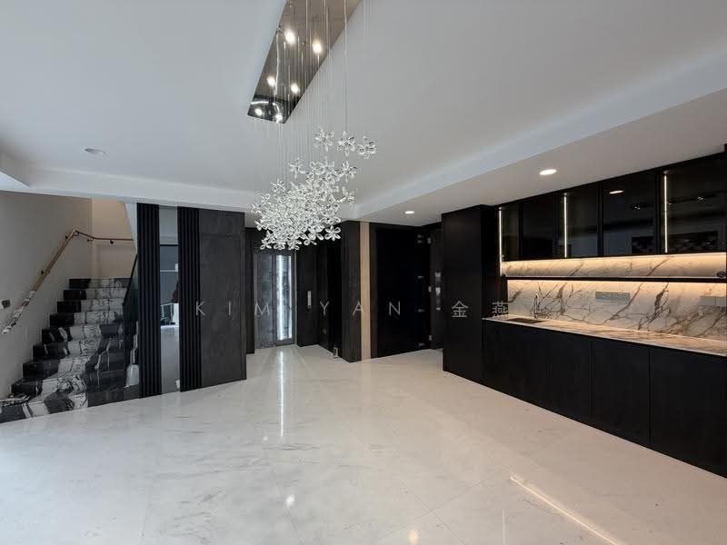Brand New & Luxury, 5 levels with Lift & Pool, grand living hall with super high ceiling — photo 15