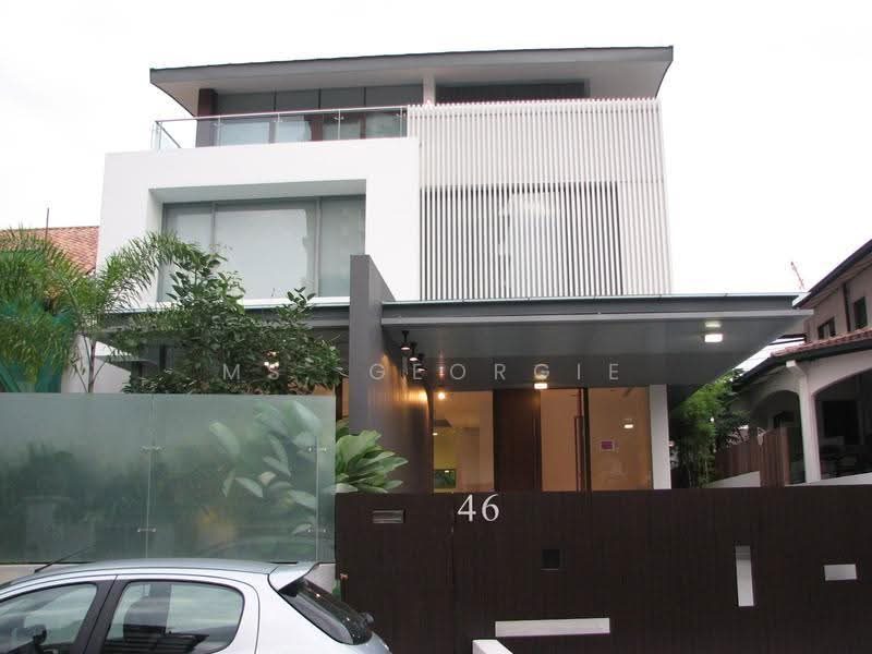 Luxurious Bungalow with Private Pool in Orchard Vicinity