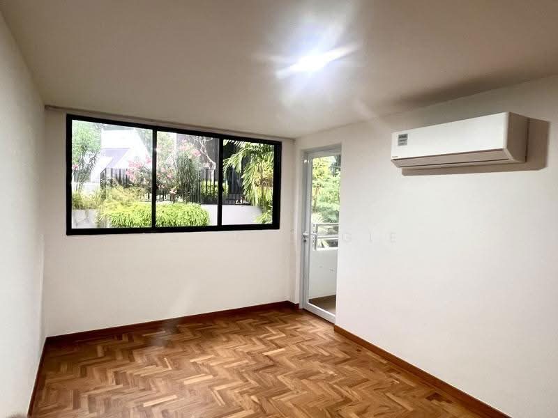 Charming Renovated Corner Semi-Detached at Coronation Rd.1km to Nanyang Primary & Raffles Girls Pri — photo 14