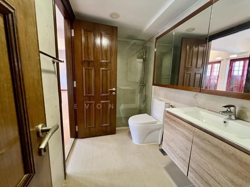 Rare Chinatown Heritage Home -5 mins to MRT — photo 6