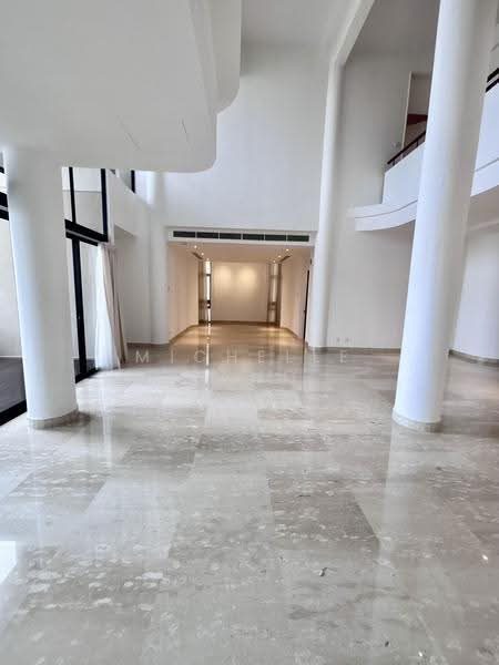 The Colonnade — photo 4