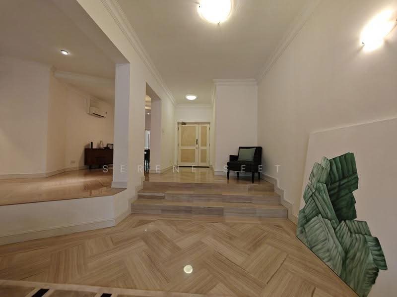 Orange Regency — photo 3
