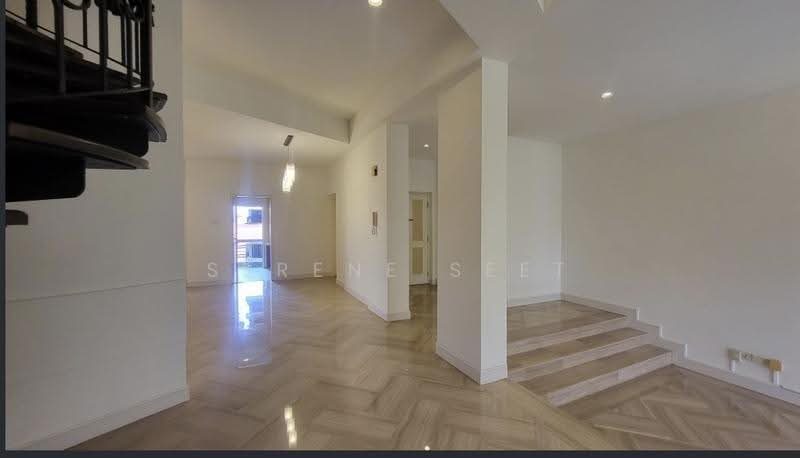 Orange Regency — photo 15
