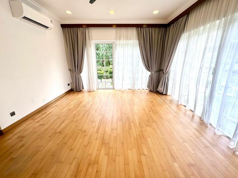 Stunning Good Class Bungalow ✧ Prime District 10 — photo 11