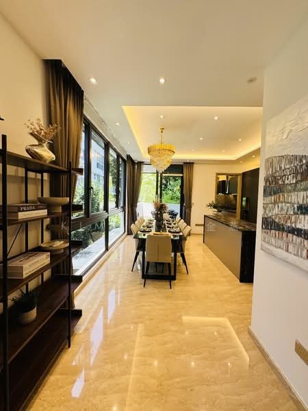 Brand New & freehold with grandeur, 4 Levels with lift, beautiful swimming Pool & landscaping — photo 10
