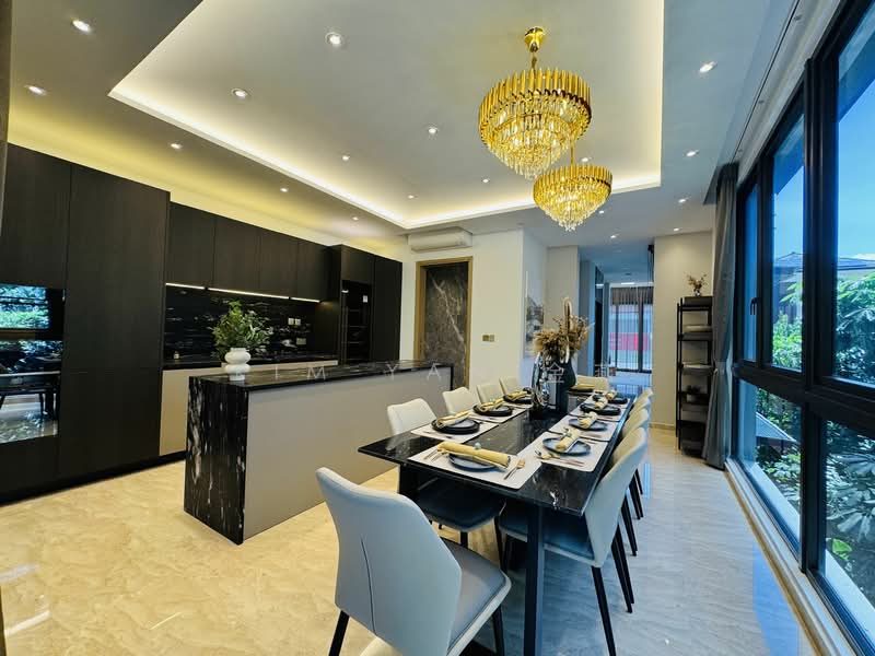 Brand New & freehold with grandeur, 4 Levels with lift, beautiful swimming Pool & landscaping — photo 14