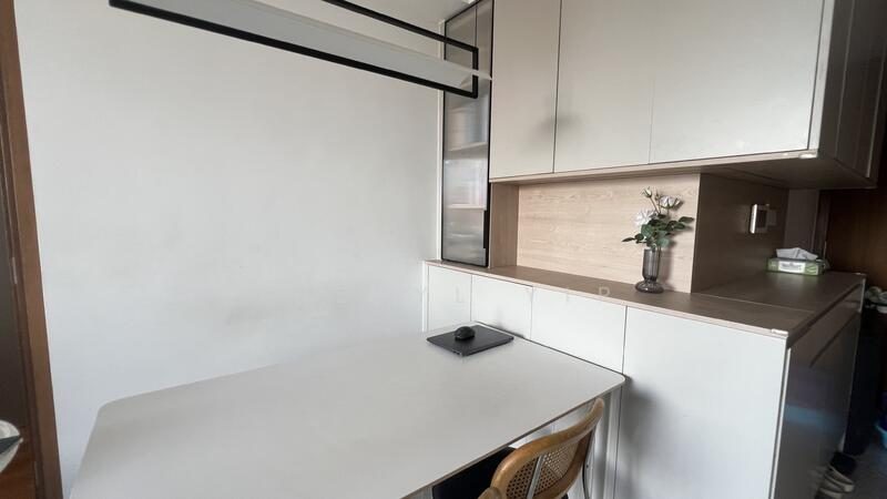 Stirling Residences — photo 2